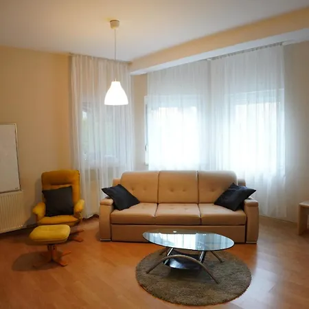 Kula Apartment *