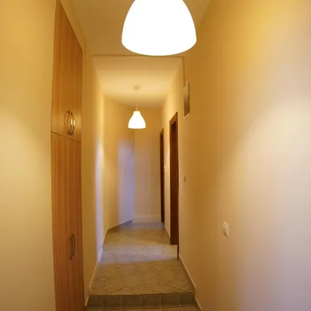 Kula Apartment *
